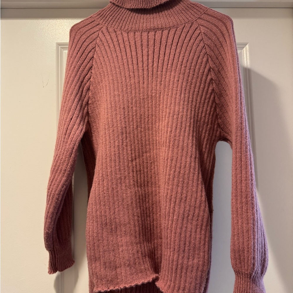 Women's Ribbed Turtleneck Sweater - Pink